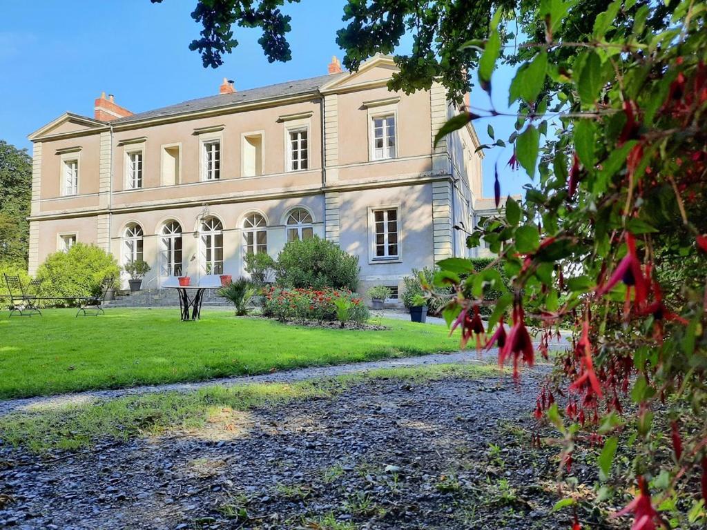 Bed and Breakfast Domaine Du Plessis Grimaud Saint-Viaud Екстер'єр фото